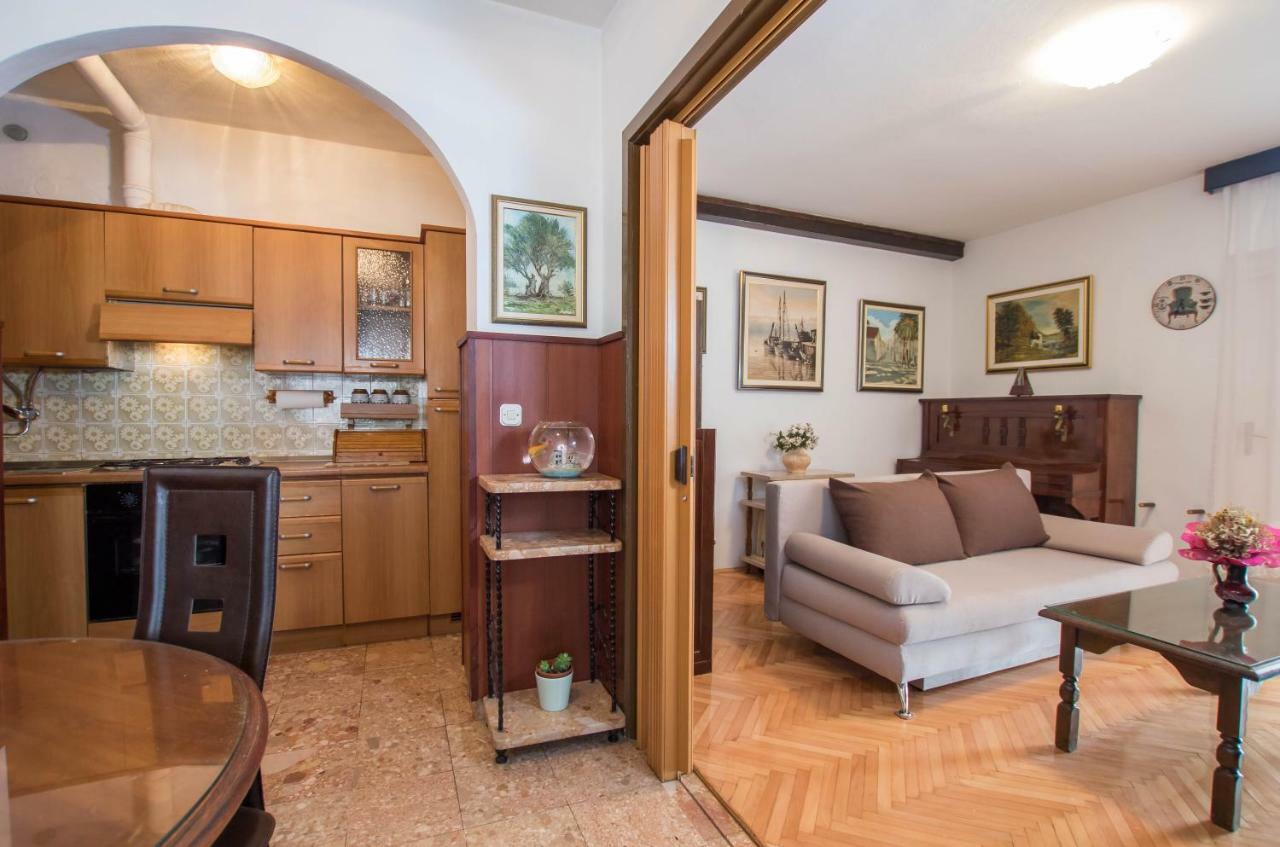 Apartment Cherie Trogir Exterior foto